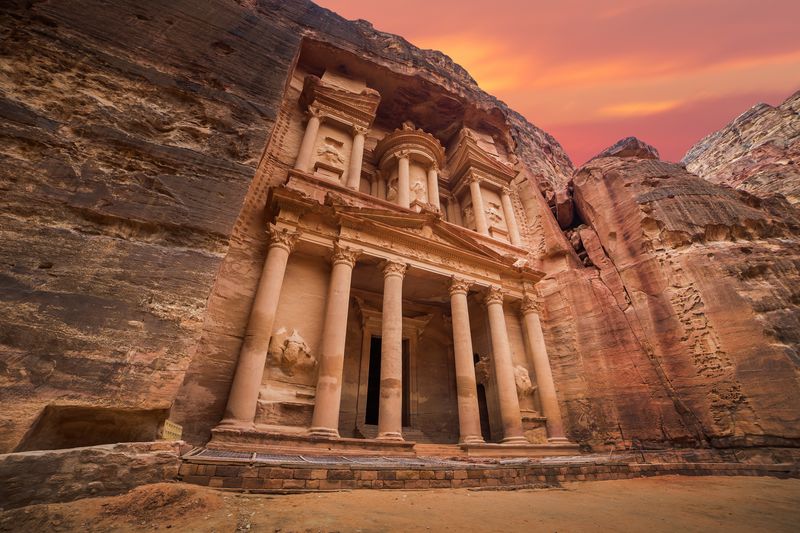 Expérience Wadi Rum et visite de Petra (02 jours dans le Wadi Rum) depuis la ville d'Aqaba (AQ-JHT-008)