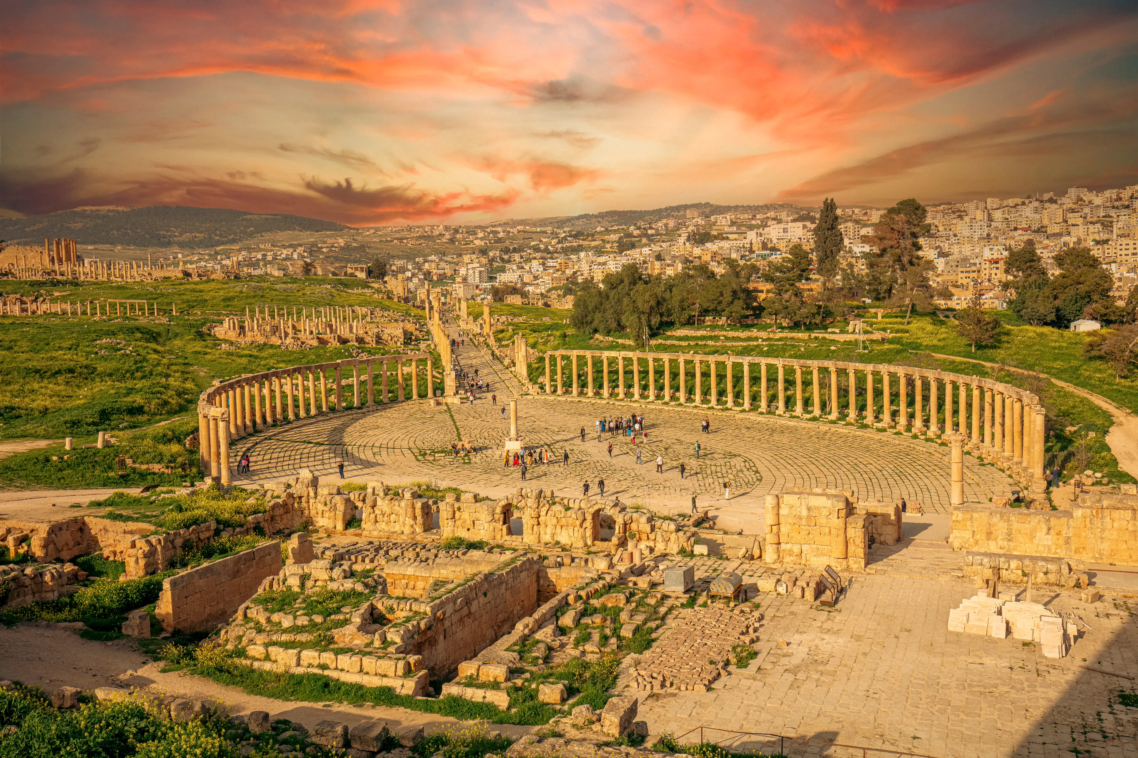 Jerash in Giordania come tappa culturale in un itinerario attivo