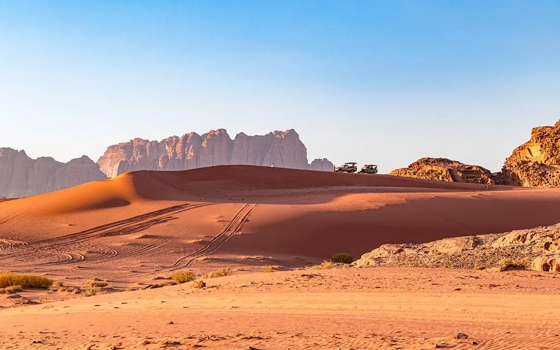 Tour avventura in Giordania tra Petra, Wadi Rum e paesaggi desertici