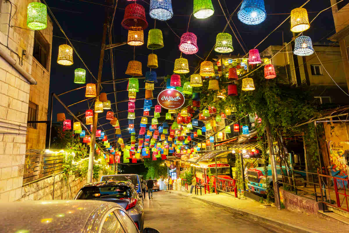Cultural travel experience in Amman Jordan for city tours