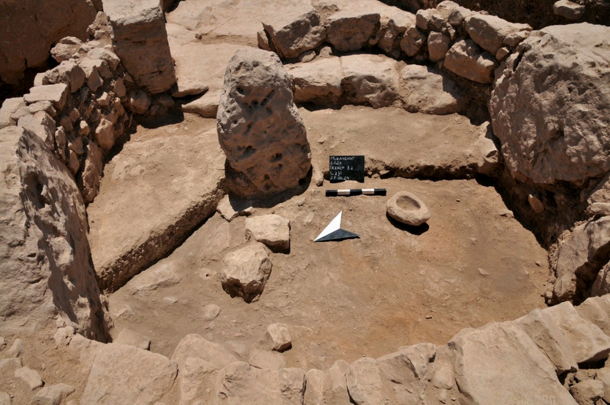 Campo de dólmenes prehistóricos y paisaje arqueológico en Jordania