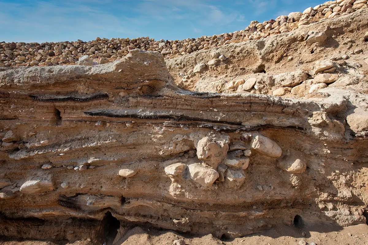 Campo de dólmenes prehistóricos y paisaje arqueológico en Jordania