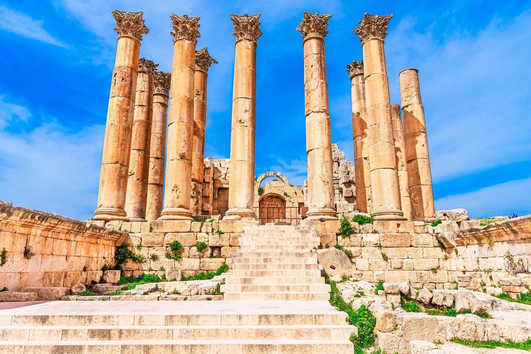 Destino turístico bíblico en Jordania con lugares religiosos históricos.
