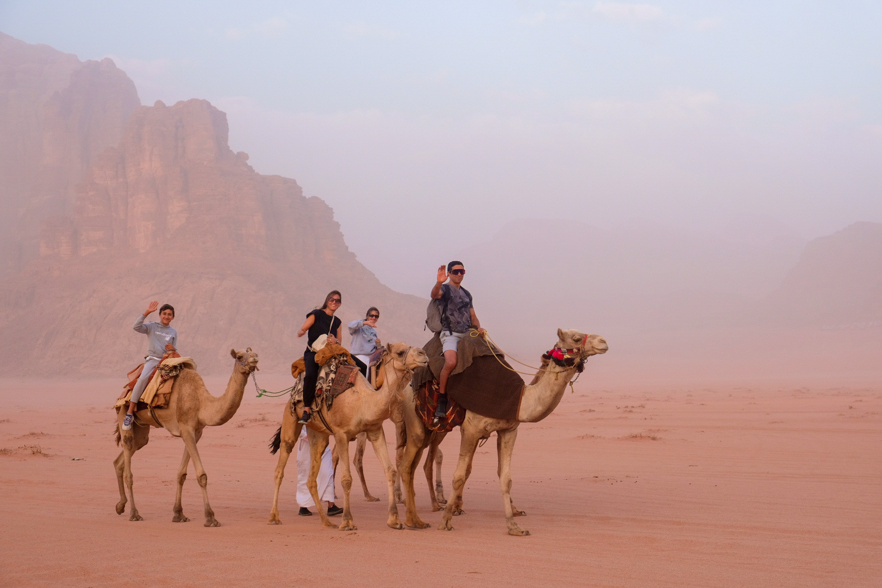 Paseo en camello en Petra y Wadi Rum, experiencia de viaje por el desierto de Jordania 5