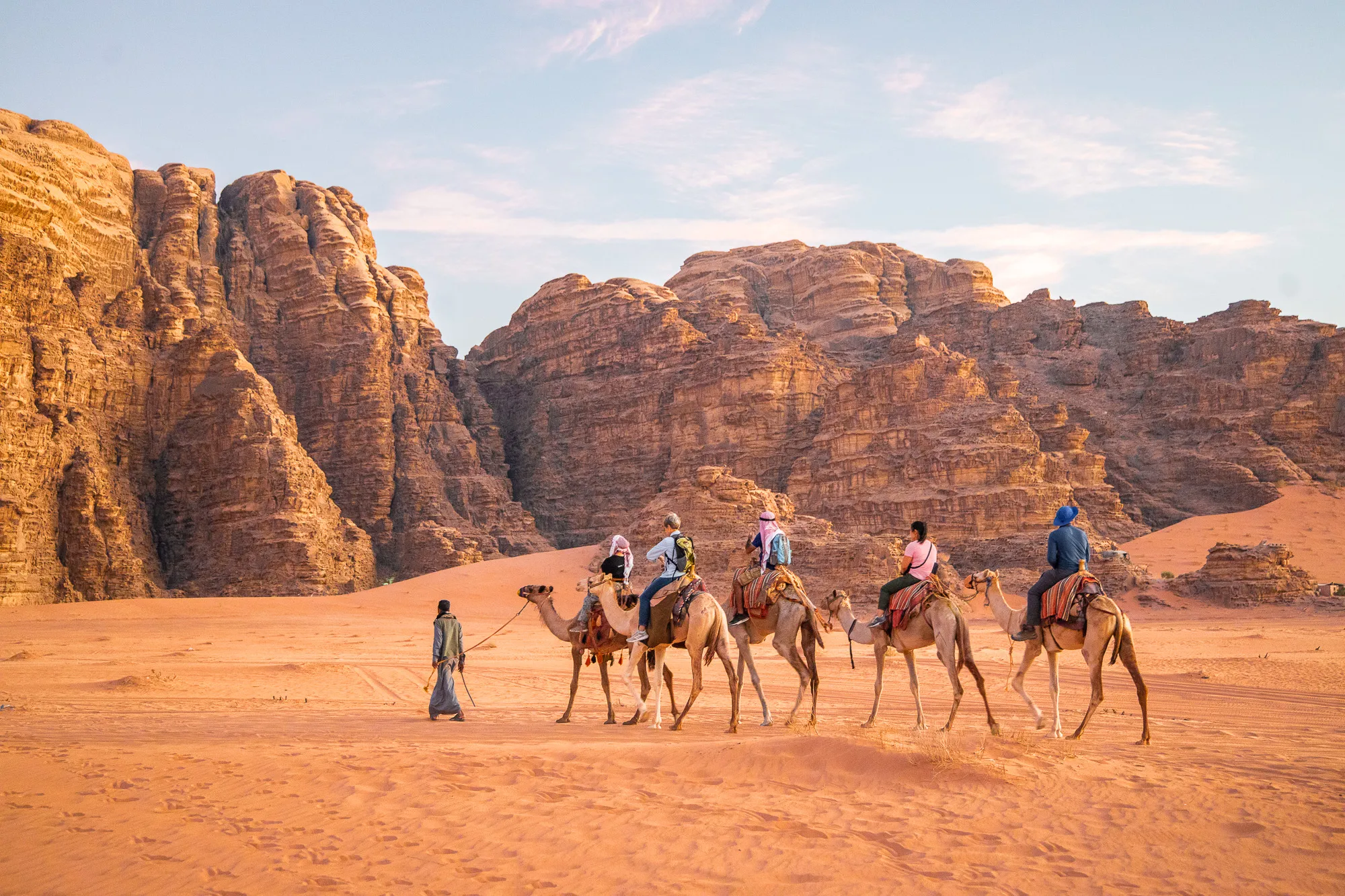 Paseo en camello en Petra y Wadi Rum, experiencia de viaje por el desierto de Jordania 9