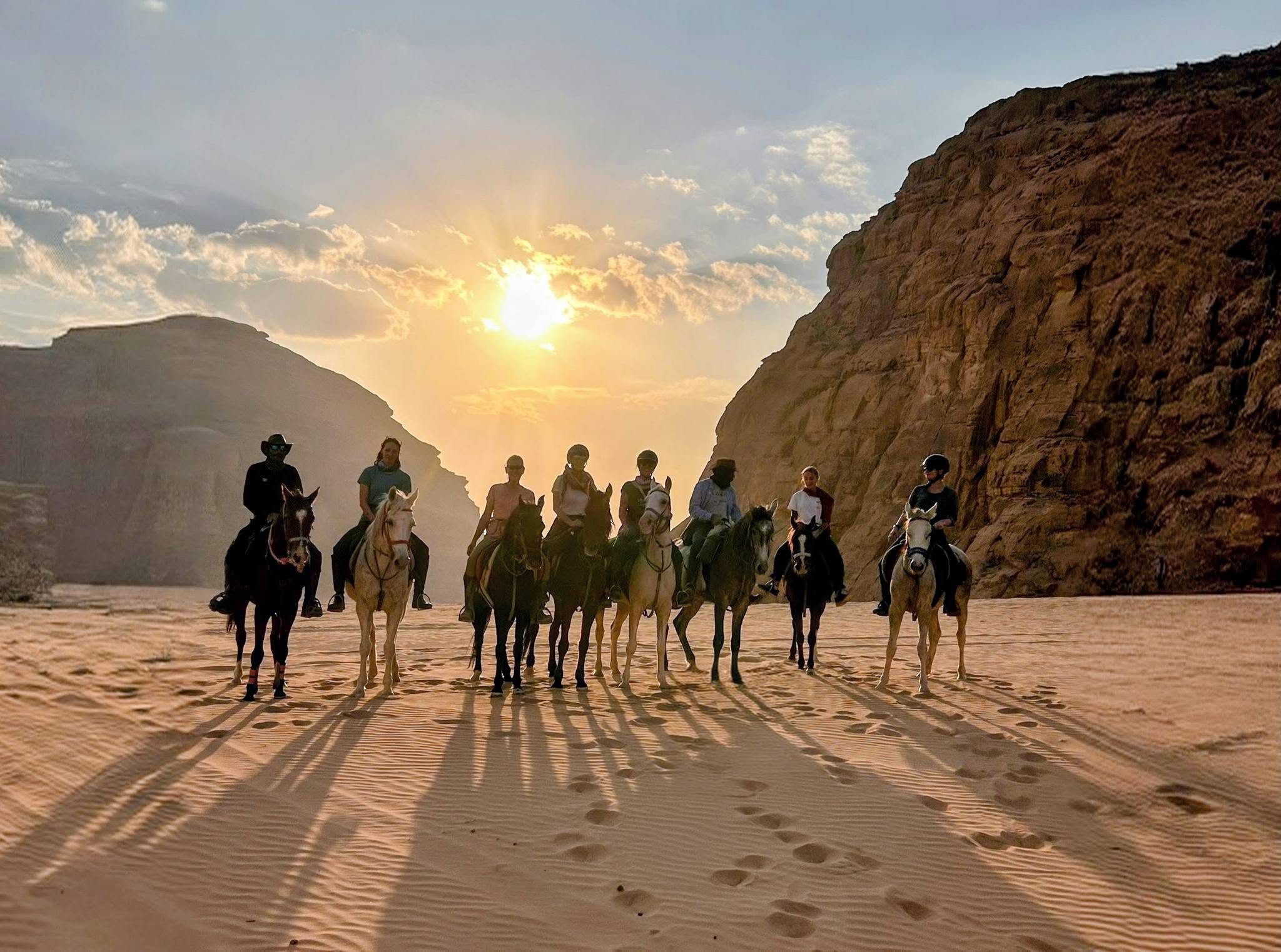 Paseos a caballo en Jordania con paisajes pintorescos y experiencia de viaje ecuestre 12