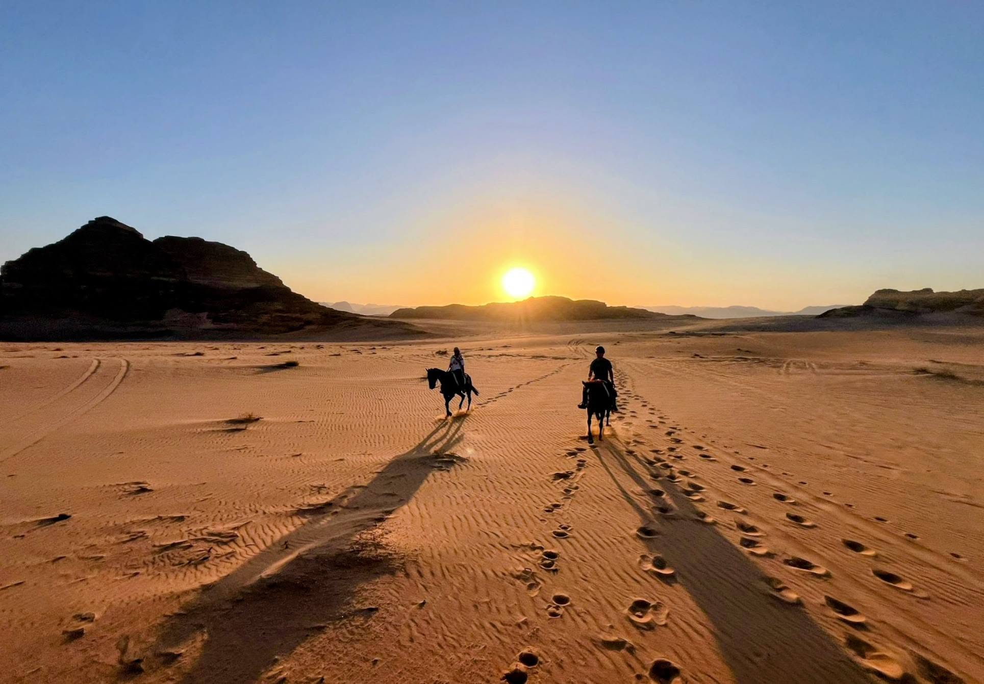Paseos a caballo en Jordania con paisajes pintorescos y experiencia de viaje ecuestre 14