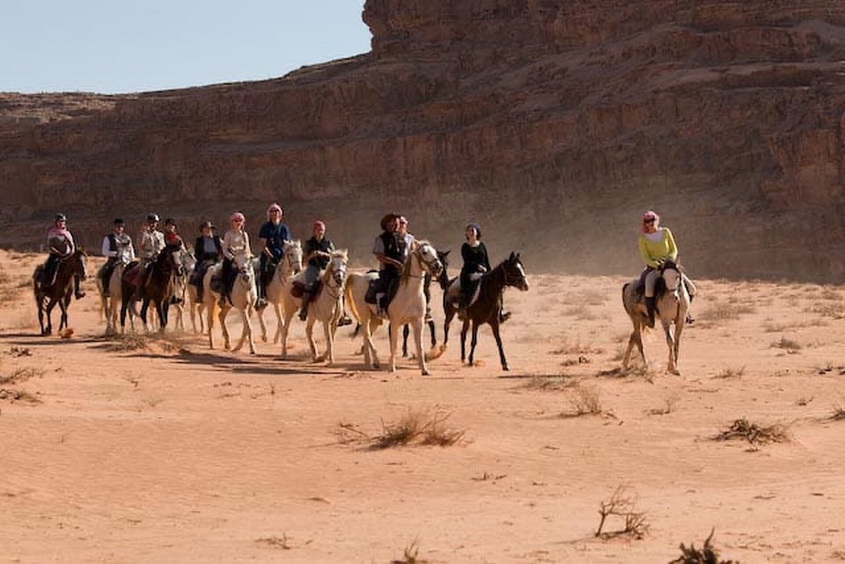 Paseos a caballo en Jordania con paisajes pintorescos y experiencia de viaje ecuestre 6