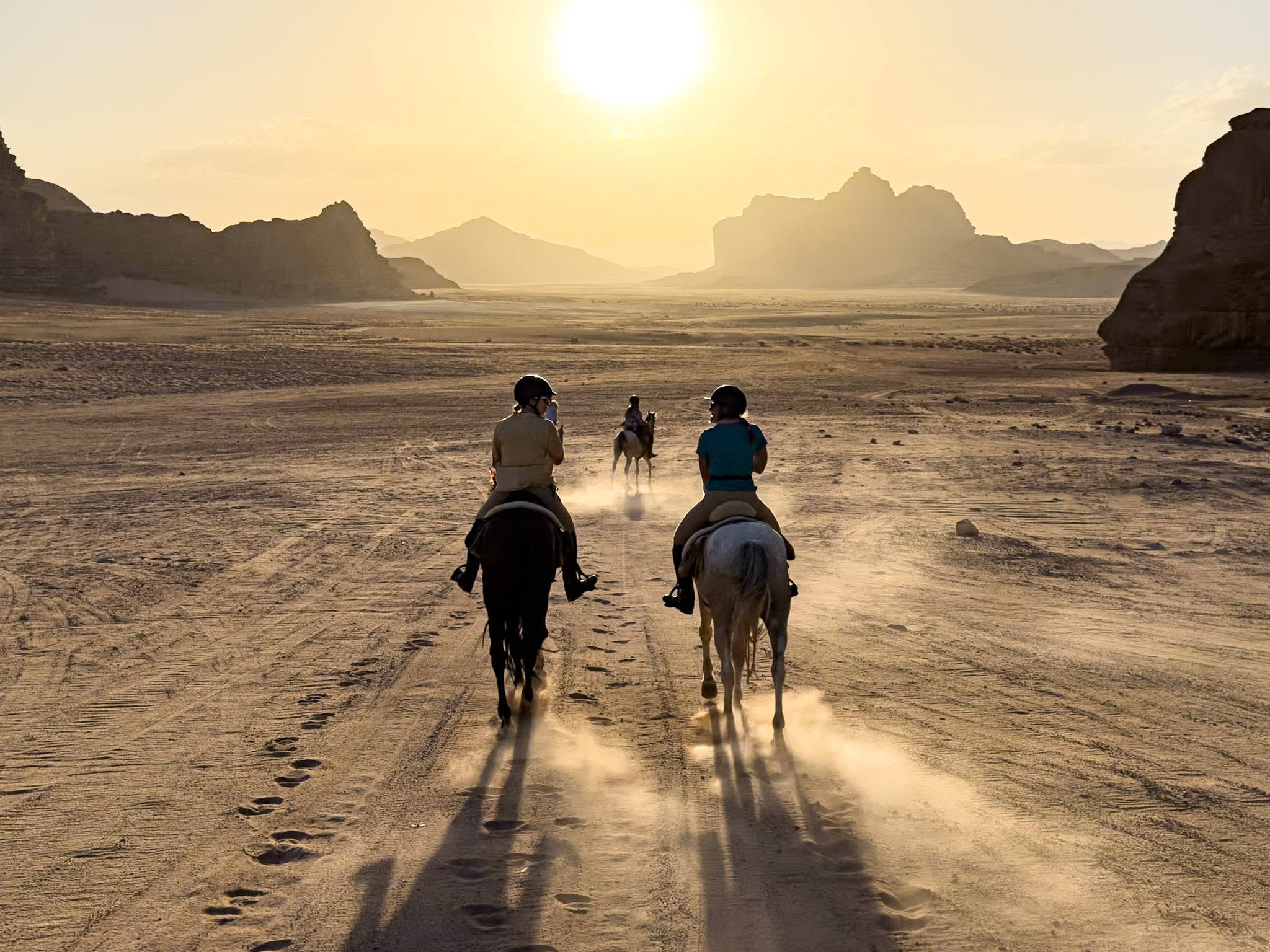 Paseos a caballo en Jordania con paisajes pintorescos y experiencia de viaje ecuestre 9
