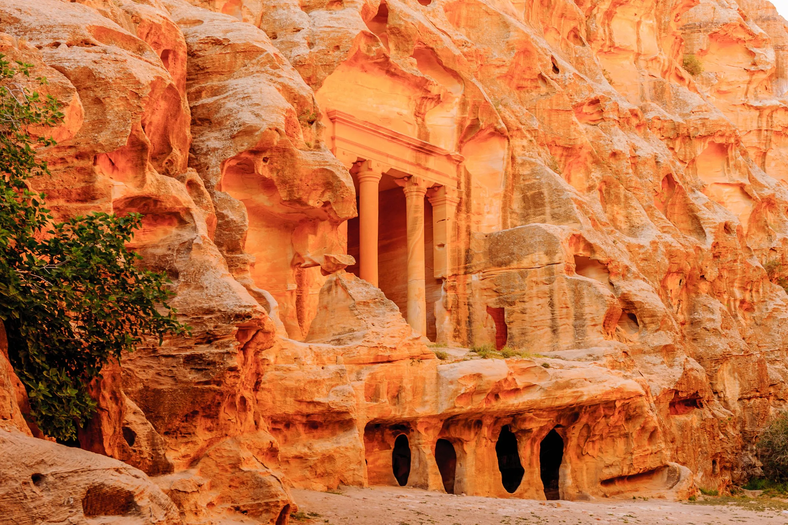 Little Petra bei einem Familienurlaub in Jordanien mit Kindern