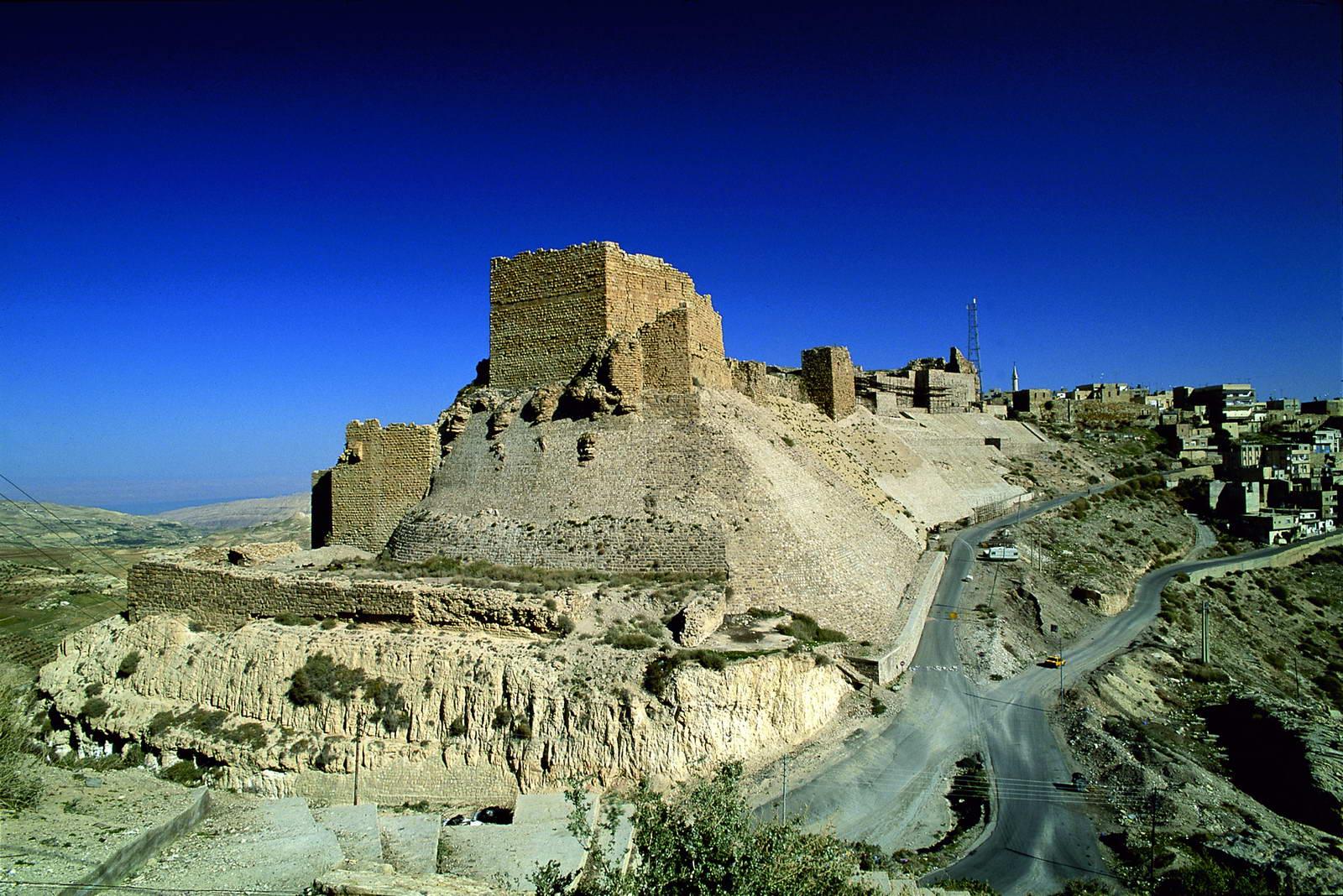 Crusader castle architecture and history at Karak Jordan