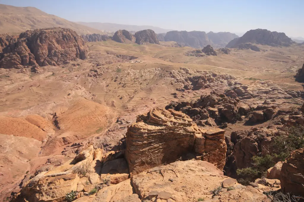 Ruta de senderismo de Jabel Umm Al Biyara en Petra (PT-JHT-007)