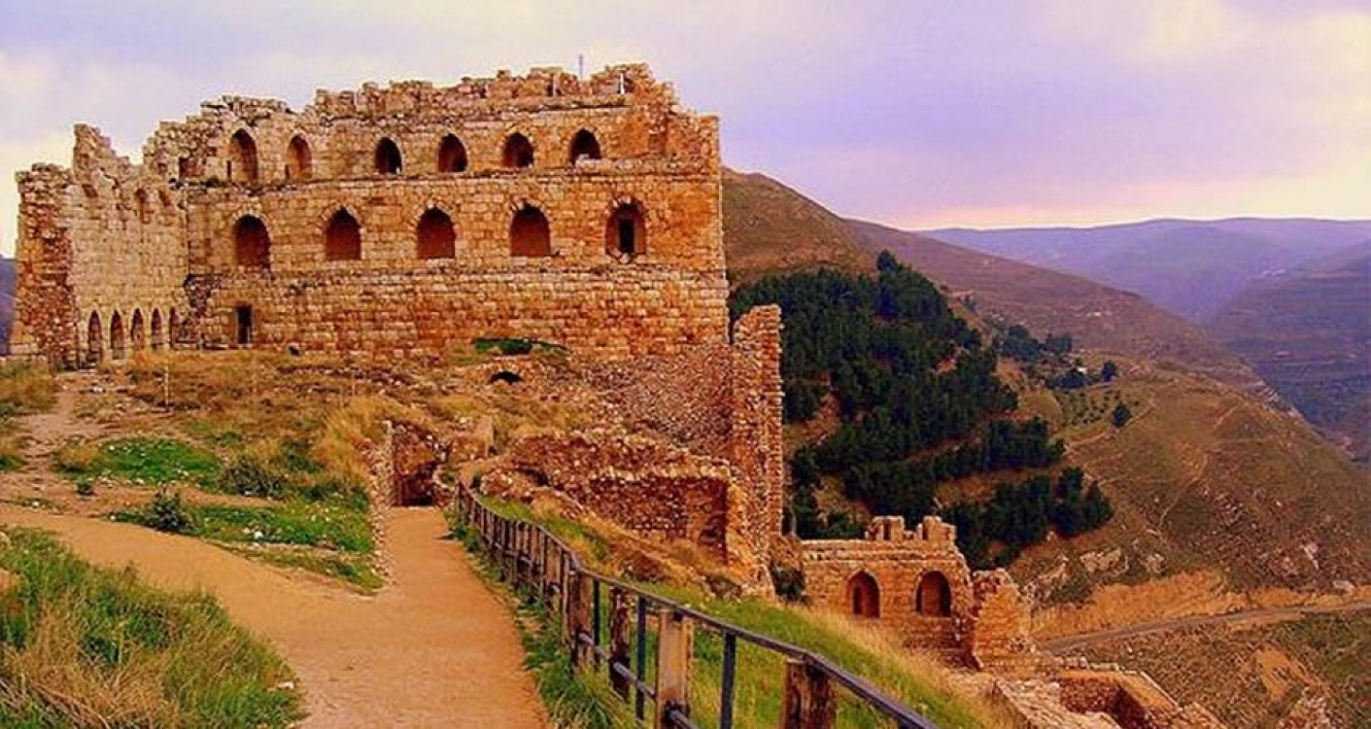 Southern Jordan sightseeing at the hilltop Shobak Castle