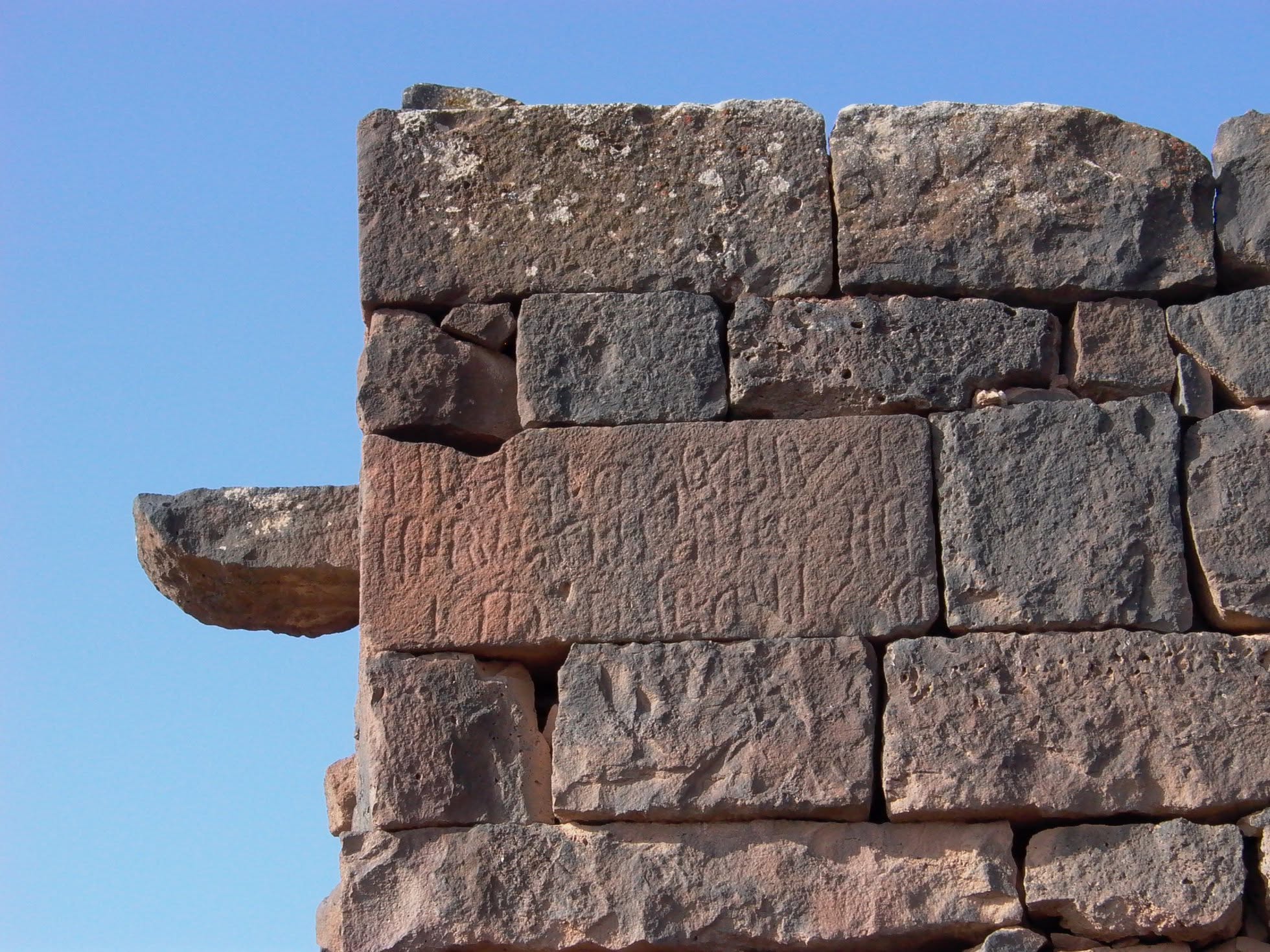 Casas históricas y restos arqueológicos en Umm Al Jimal, Jordania.
