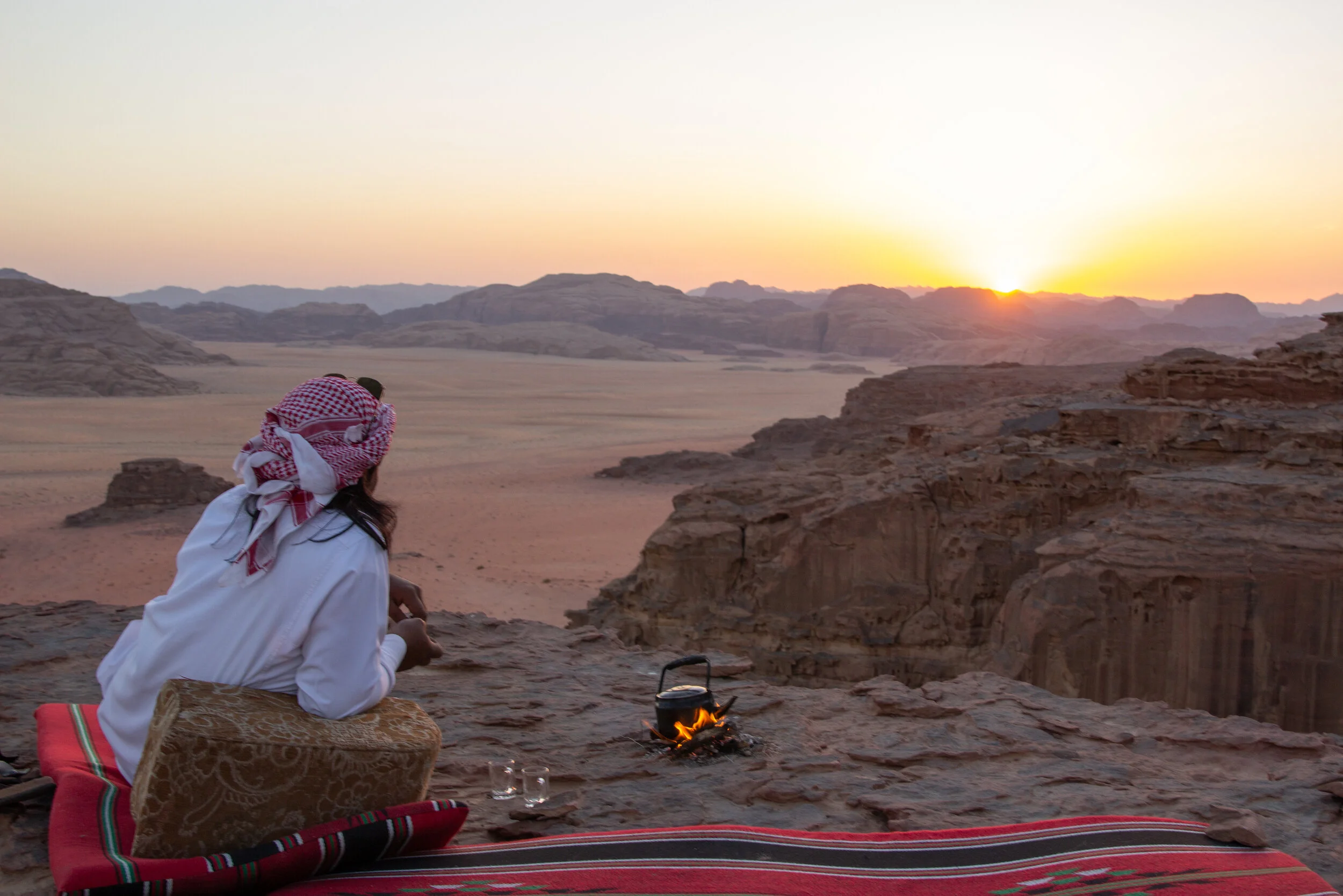 Experiencia de viaje de aventura al aire libre en Jordania para tours activos.