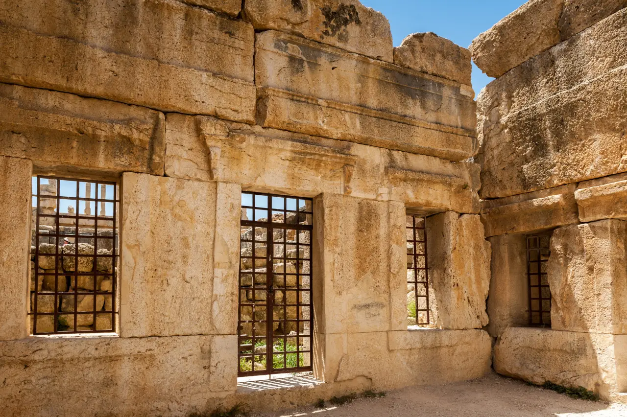 Paisaje rural jordano y patrimonio arqueológico en Iraq Al Amir