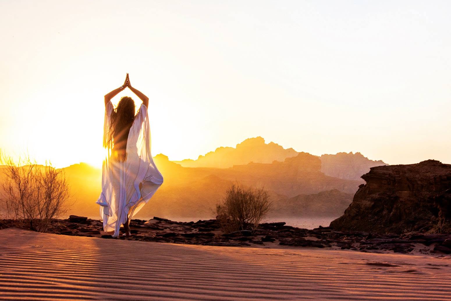 Fotografías variadas de viajes a Jordania que muestran paisajes, cultura, recorridos turísticos y escenas locales.