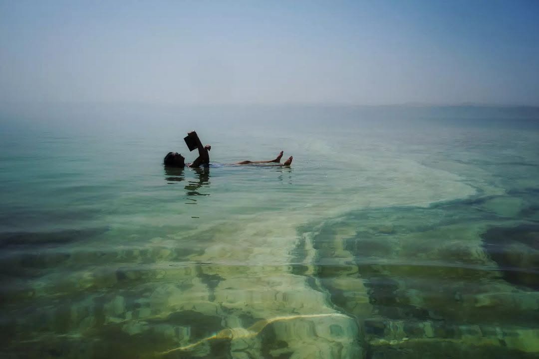 Fotografías variadas de viajes a Jordania que muestran paisajes, cultura, recorridos turísticos y escenas locales 10