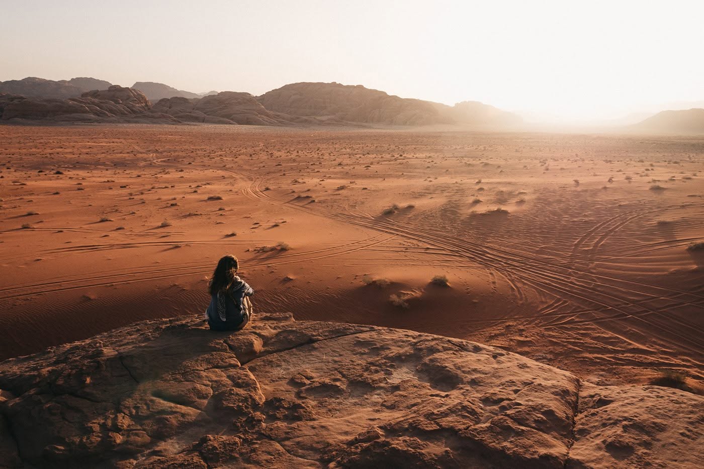 Fotografías variadas de viajes a Jordania que muestran paisajes, cultura, recorridos turísticos y escenas locales 30
